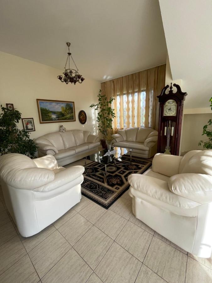 דירות דורס Vila Briart מראה חיצוני תמונה